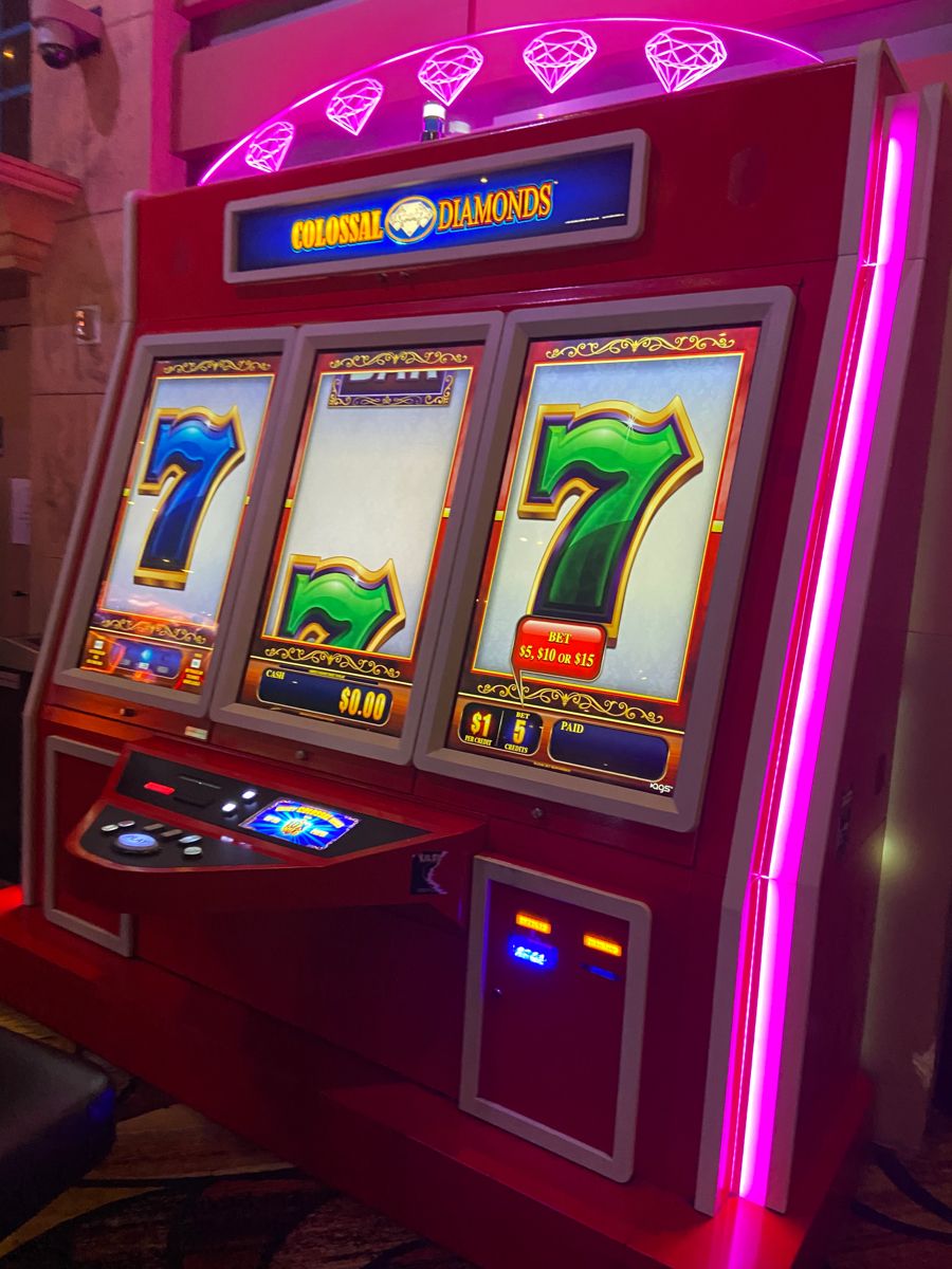 Crash7 کیسینو میں سلاٹ کھیلنا شروع کریں۔